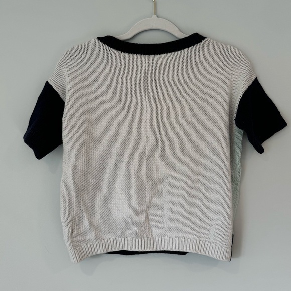 Club Monaco colorblock shirt sleeve sweater. - Picture 3 of 4